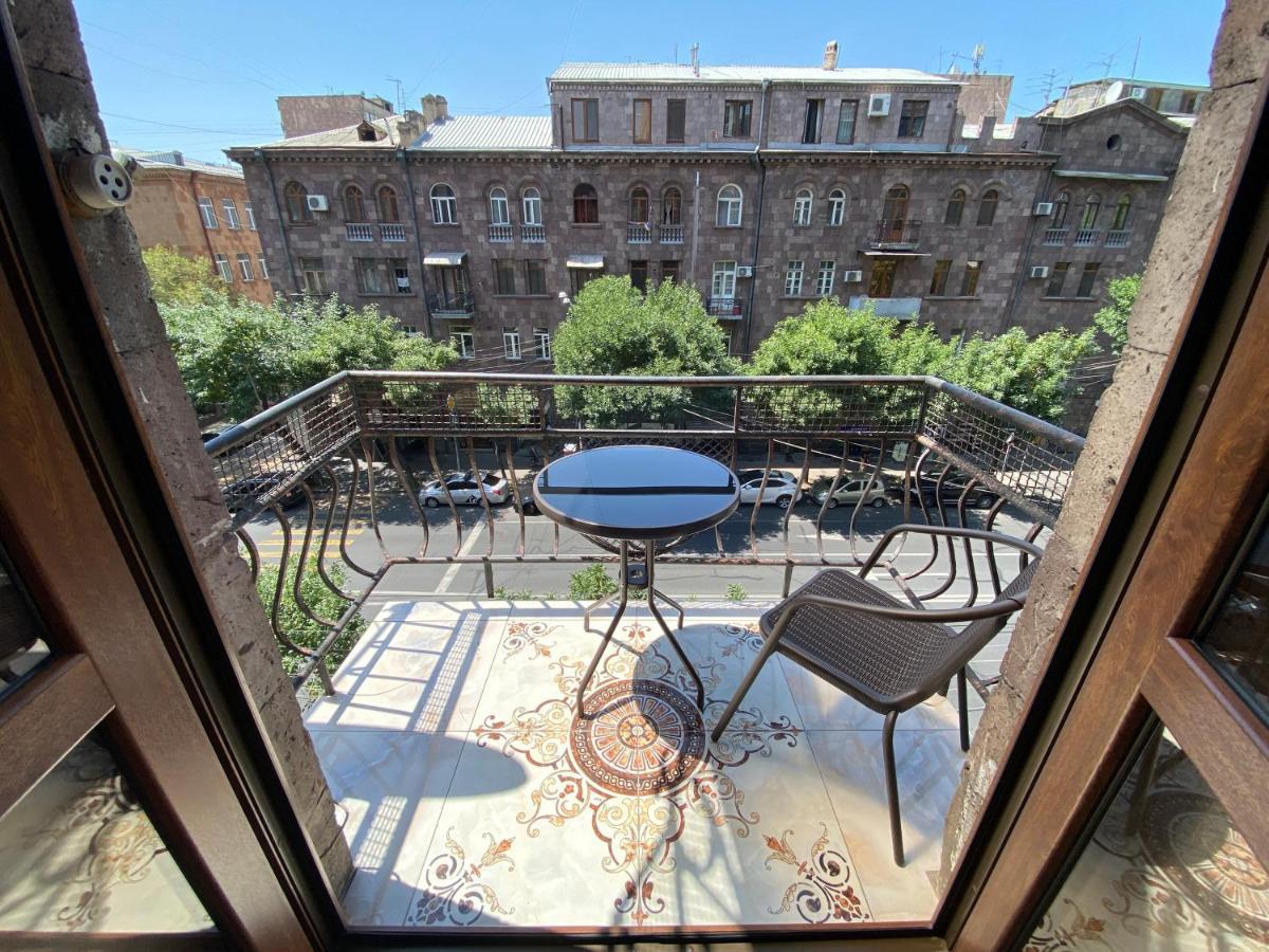 Amiryan Street 1 Bedroom Deluxe Apartment With Balcony Am104 Erivan Exterior foto