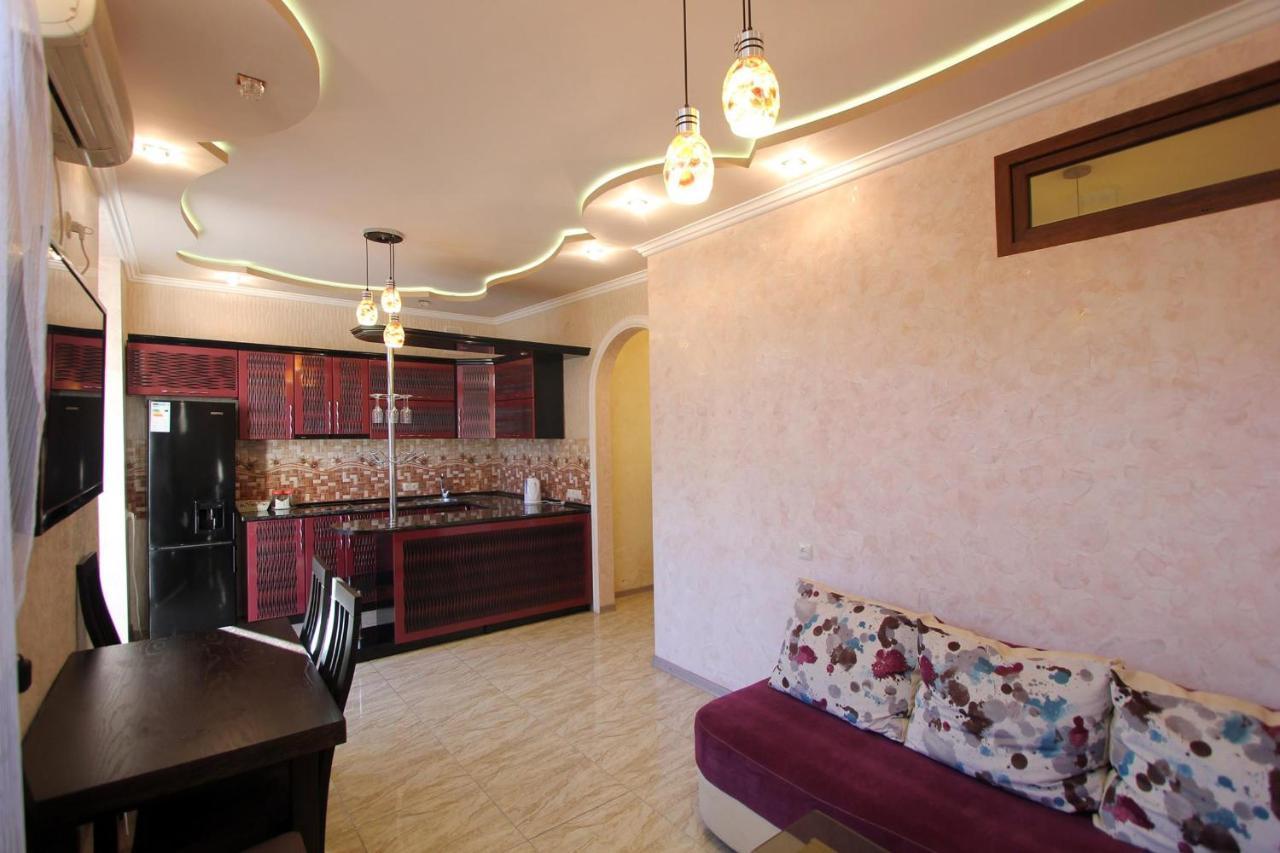 Amiryan Street 1 Bedroom Deluxe Apartment With Balcony Am104 Erivan Exterior foto
