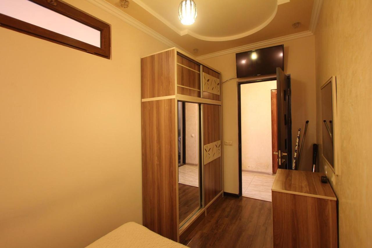 Amiryan Street 1 Bedroom Deluxe Apartment With Balcony Am104 Erivan Exterior foto